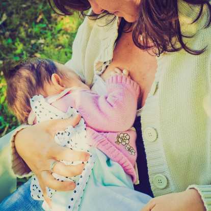 10 Things Women Worry About When Breastfeeding